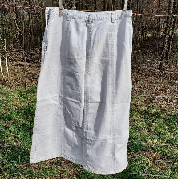 SOLD!!! Christopher Banks Women's Light Khaki Modest Skirt. - Picture 4 of 8